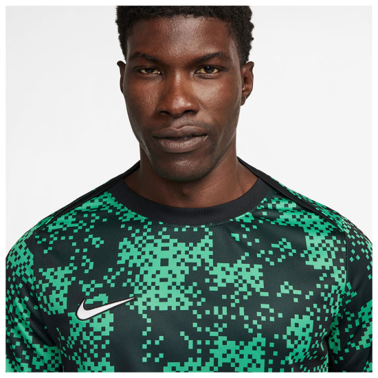 Nike Ανδρική κοντομάνικη μπλούζα Academy Pro Dri-FIT Short-Sleeve Graphic Top Nike Ανδρική κοντομάνικη μπλούζα Academy Pro Dri-FIT Short-Sleeve Graphic Top